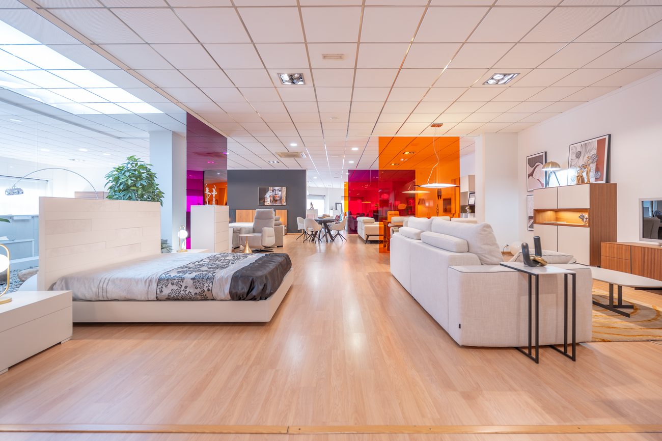 Interior showroom Muebles Frutos